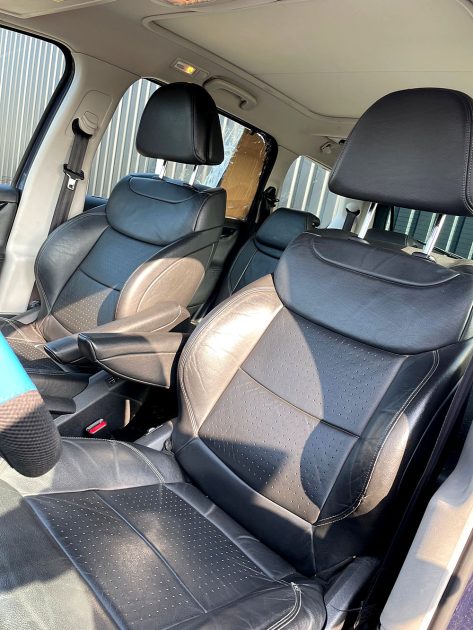 CITROEN C4 PICASSO 2013. Programmes de fidélité avantageux pour les clients réguliers d'Auto Dakar