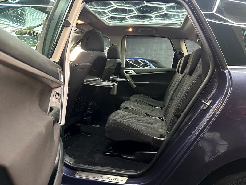 CITROEN C4 PICASSO I MONOSPACE 2009. La garantie étendue Auto Dakar couvre votre véhicule au-delà de la garantie constructeur avec des conditions avantageuses. Cette protection supplémentaire vous assure une tranquillité d'esprit totale et préserve la valeur de revente de votre investissement automobile.