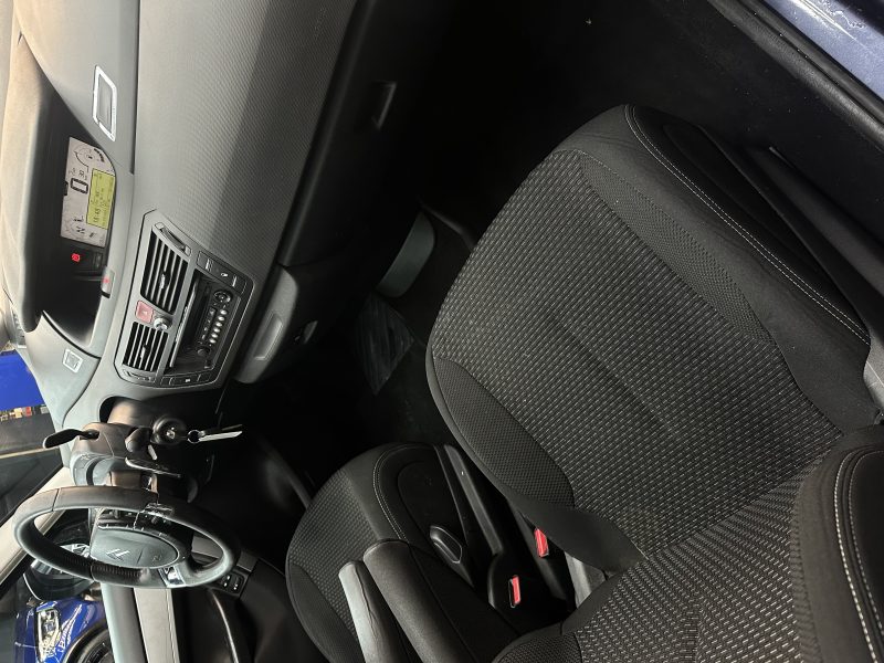 CITROEN C4 PICASSO I MONOSPACE 2010. Vivez l'expérience Auto Dakar : showroom moderne et accueil personnalisé