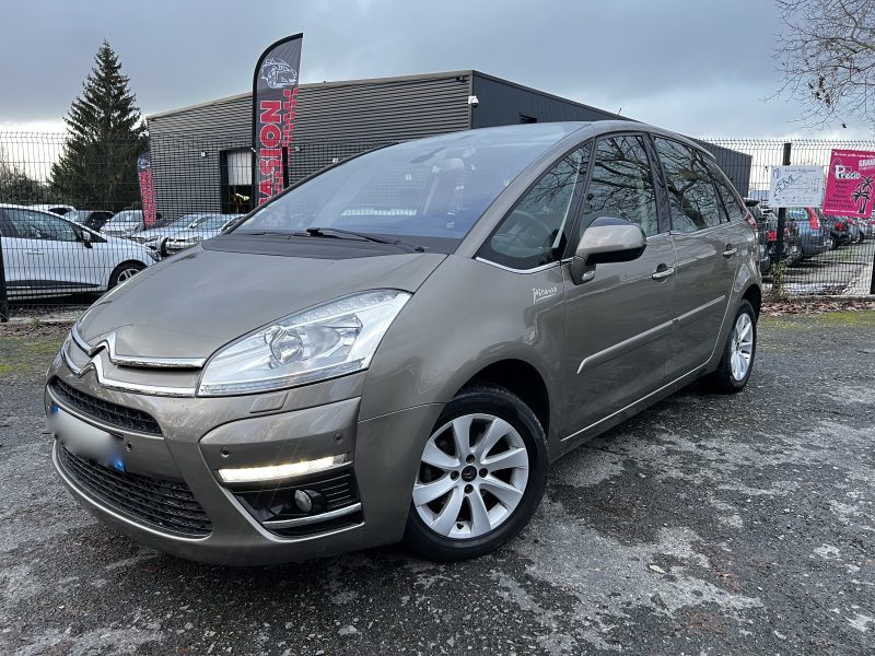 CITROEN C4 PICASSO I MONOSPACE 2012. Auto Dakar contribue activement au développement économique local en privilégiant les fournisseurs et partenaires sénégalais dans sa chaîne d'approvisionnement. Cette politique de responsabilité sociale renforce notre ancrage territorial et soutient l'économie nationale.