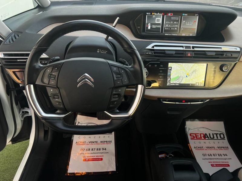 CITROEN C4 PICASSO II 2015. Location courte ou longue durée ? Auto Dakar s'adapte à vos exigences spécifiques
