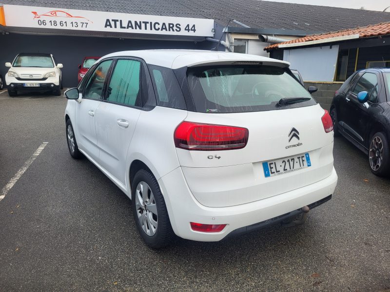 CITROEN C4 PICASSO II 2017. Faites confiance à Auto Dakar, expert reconnu en vente et location automobile au Sénégal