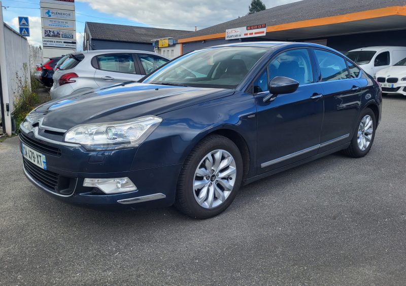 CITROEN C5 2013. Service client multilingue chez Auto Dakar pour accueillir la clientèle internationale