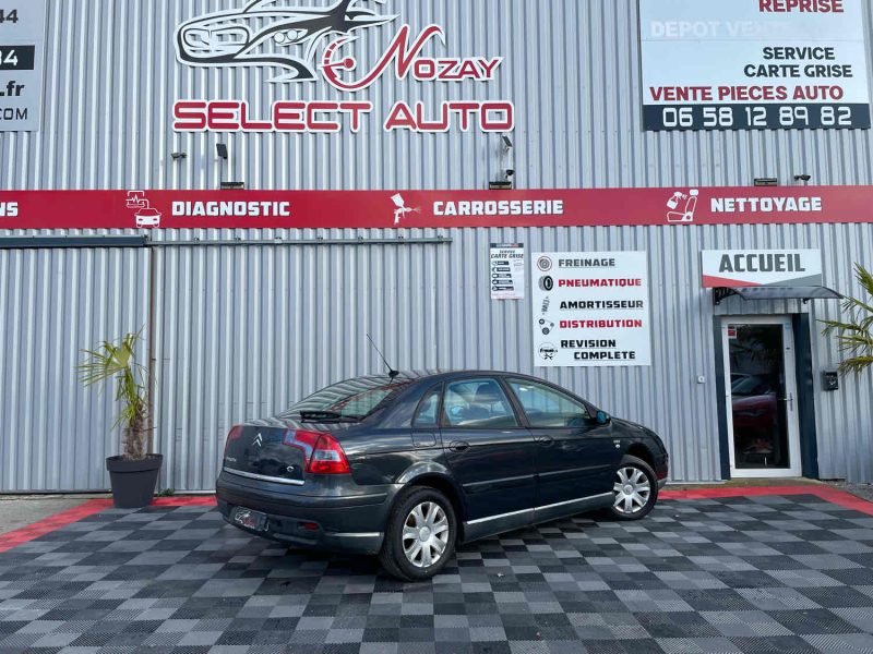 CITROEN C5 II 2006. Notre centre de diagnostic Auto Dakar utilise les équipements les plus avancés pour analyser précisément l'état technique de votre véhicule. Ce diagnostic complet vous permet d'anticiper les besoins de maintenance et d'optimiser les performances de votre automobile.