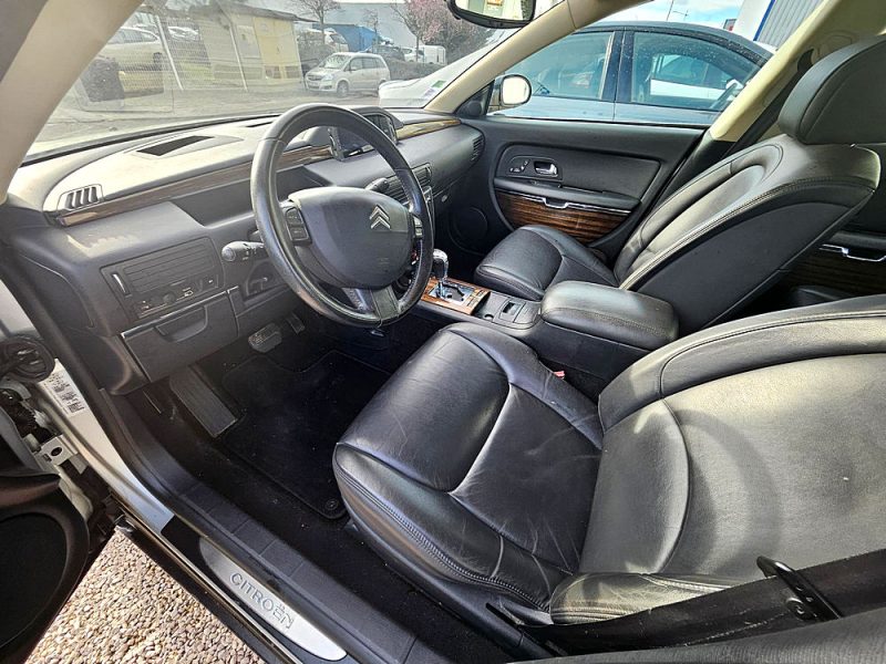 CITROEN C6 2007. Auto Dakar : Partenaire officiel des événements automobiles majeurs au Sénégal