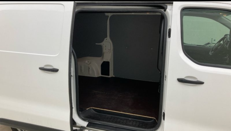 CITROEN JUMPY 2.0 BLUEHDI 120CV XL S&S BUSINESS 2018. Auto Dakar : Maintenance, assurance et service après-vente de premier plan