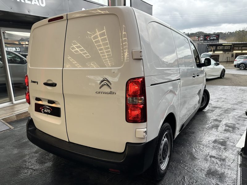 CITROEN JUMPY III CAMIONNETTE 2019. Bénéficiez de l'expérience Auto Dakar pour vos achats et locations de véhicules