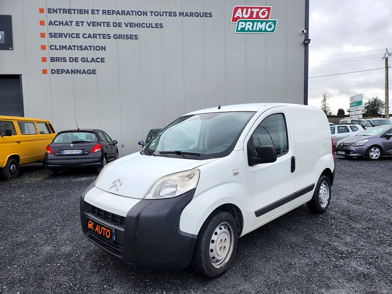 CITROEN NEMO 2012. La politique de responsabilité sociale d'Auto Dakar inclut des programmes de formation professionnelle pour les jeunes défavorisés dans les métiers automobiles. Cette initiative contribue à l'insertion professionnelle tout en développant les compétences techniques nécessaires au secteur.