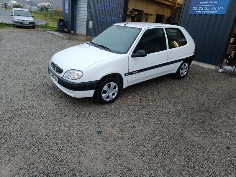 CITROEN SAXO 2002. Service client multilingue chez Auto Dakar pour accueillir la clientèle internationale