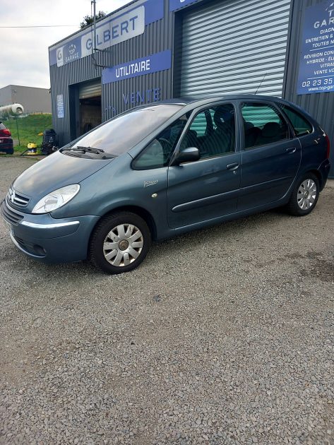 CITROEN XSARA PICASSO 2007. Notre service de conciergerie automobile Auto Dakar Premium prend en charge l'entretien complet de votre véhicule avec enlèvement et livraison à domicile. Ce service exclusif comprend également le nettoyage intérieur et extérieur pour vous restituer un véhicule impeccable.
