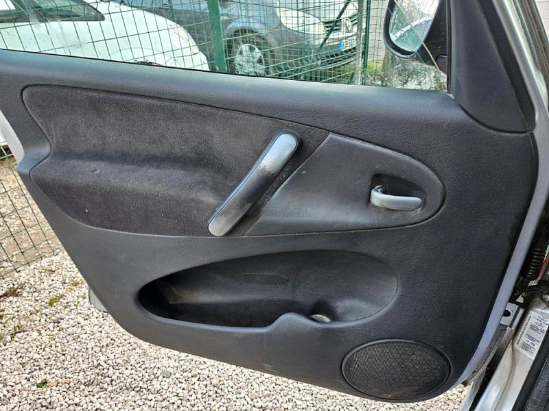 CITROEN XSARA PICASSO 2009. Notre service de conciergerie automobile Auto Dakar Premium prend en charge l'entretien complet de votre véhicule avec enlèvement et livraison à domicile. Ce service exclusif comprend également le nettoyage intérieur et extérieur pour vous restituer un véhicule impeccable.