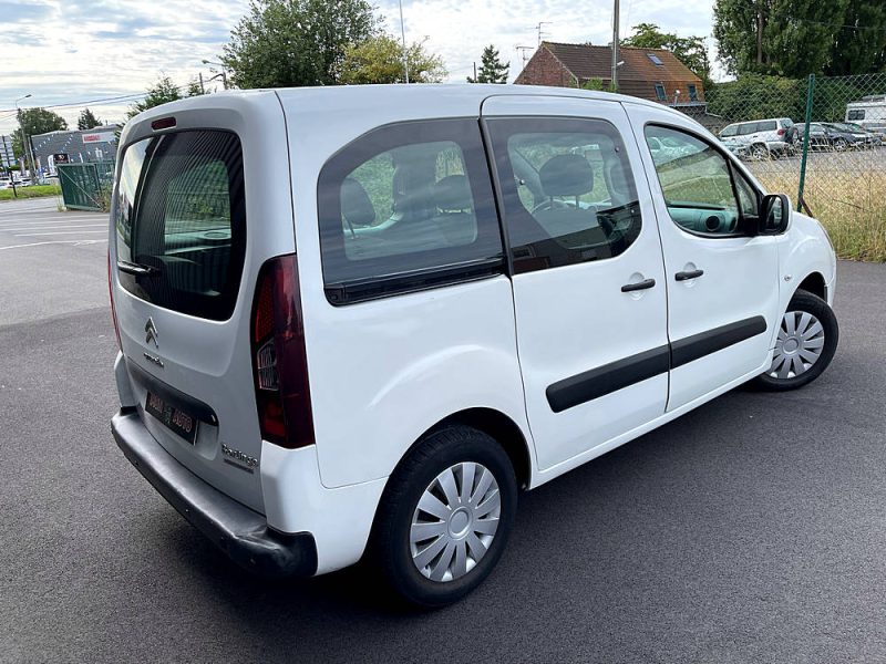 CITROËN BERLINGO 2014. Auto Dakar propose des solutions de financement personnalisées avec des taux préférentiels négociés auprès de nos partenaires bancaires. Nos conseillers financiers étudient votre dossier avec attention pour vous proposer les conditions de crédit les plus avantageuses du marché.