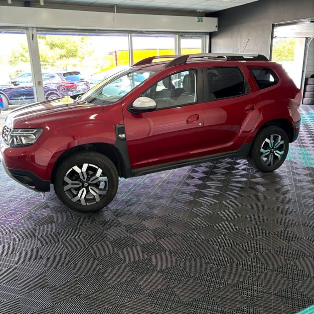 DACIA DUSTER 2022. Le service de préparation véhicule Auto Dakar personnalise votre automobile selon vos préférences avec équipements spécifiques et accessoires haut de gamme. Notre atelier de customisation transforme votre véhicule en exemplaire unique parfaitement adapté à vos besoins.