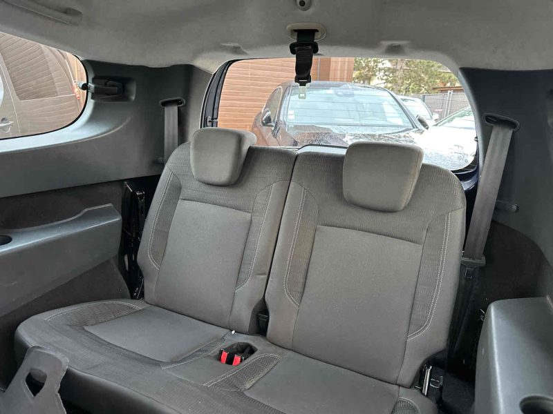 DACIA LODGY 2013. Service de conciergerie automobile exclusif chez Auto Dakar pour les clients VIP