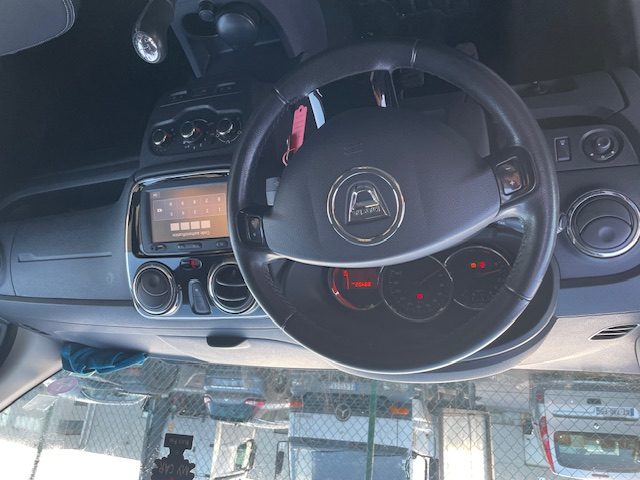 DACIA LODGY 2015. Auto Dakar développe des partenariats avec les compagnies d'assurance pour vous proposer des contrats d'assurance automobile adaptés et compétitifs. Notre expertise nous permet de négocier des conditions préférentielles pour nos clients avec des garanties étendues.