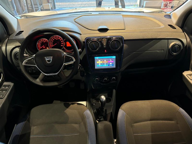 DACIA LODGY 2020. Auto Dakar propose des contrats de location flexibles adaptés à chaque budget