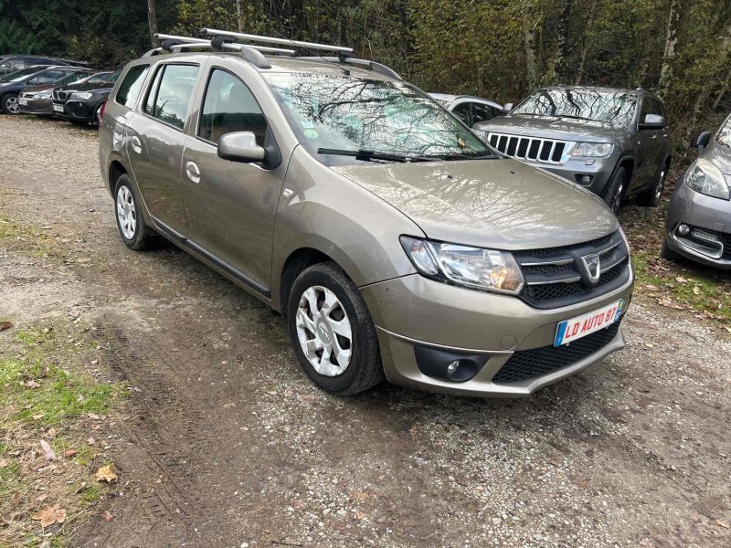 DACIA LOGAN MCV II 2015. Le programme de partenariat Auto Dakar Enterprise développe des relations privilégiées avec les entreprises clientes à travers des services sur mesure. Ces collaborations stratégiques incluent la gestion complète de flottes, la formation des conducteurs et l'optimisation des coûts de transport.