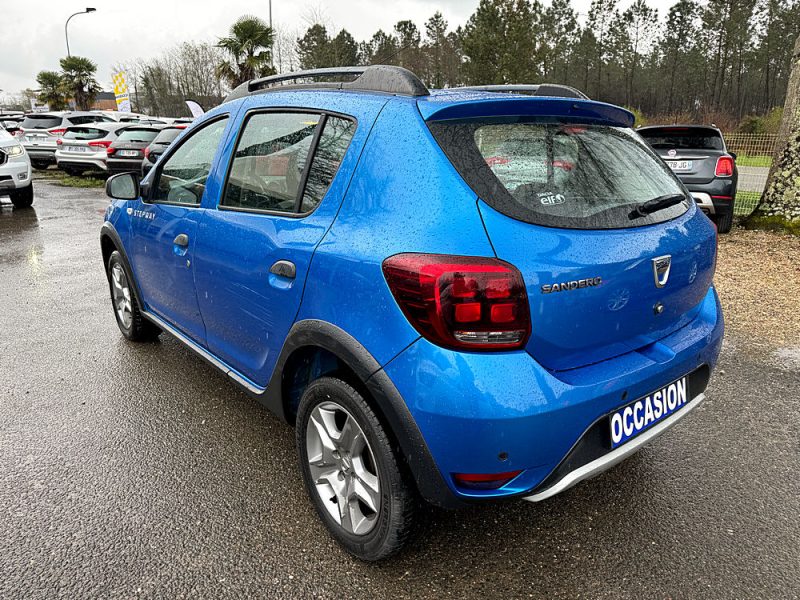 DACIA SANDERO 2017. Vivez l'expérience Auto Dakar : showroom moderne et accueil personnalisé