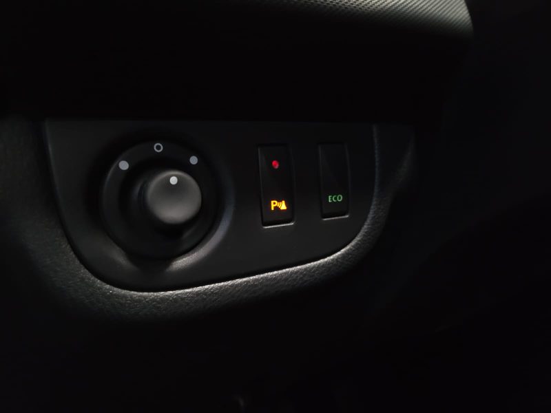 DACIA SANDERO II 2013. Location courte ou longue durée ? Auto Dakar s'adapte à vos exigences spécifiques