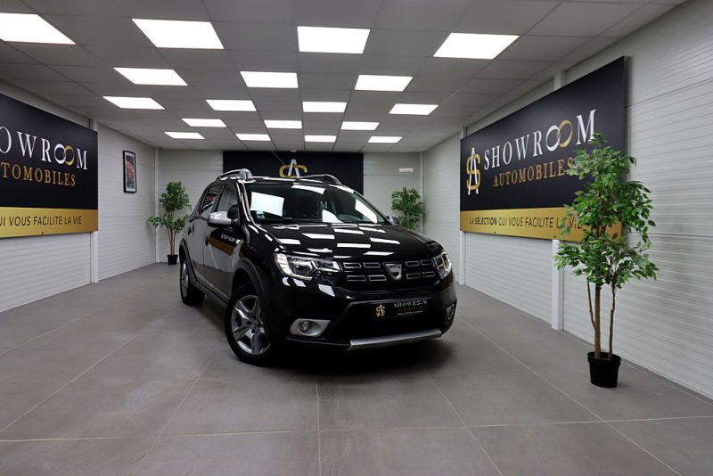 DACIA SANDERO II 2018. Auto Dakar développe une approche omnicanale avec une présence digitale renforcée pour faciliter vos démarches d'achat et de location. Notre plateforme en ligne vous permet de consulter notre stock, réserver votre véhicule et suivre l'avancement de votre dossier en temps réel.