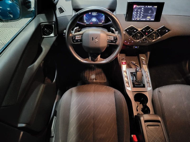 DS DS3 CROSSBACK 2021. Le service client multilingue d'Auto Dakar accueille une clientèle internationale diversifiée avec des conseillers parlant français, anglais, arabe et wolof. Cette approche multiculturelle reflète l'ouverture de Dakar et facilite les échanges avec tous nos clients.