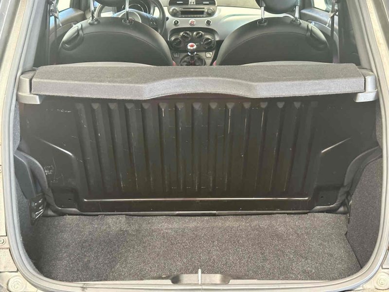 FIAT 500 2014. Vivez l'expérience Auto Dakar : showroom moderne et accueil personnalisé