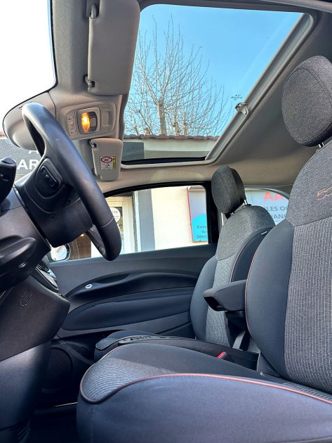 FIAT 500E 2021. Le service de préparation véhicule Auto Dakar personnalise votre automobile selon vos préférences avec équipements spécifiques et accessoires haut de gamme. Notre atelier de customisation transforme votre véhicule en exemplaire unique parfaitement adapté à vos besoins.