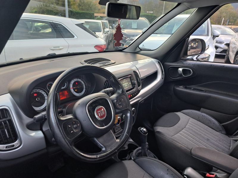 FIAT 500L 2017. Notre centre de diagnostic Auto Dakar utilise les équipements les plus avancés pour analyser précisément l'état technique de votre véhicule. Ce diagnostic complet vous permet d'anticiper les besoins de maintenance et d'optimiser les performances de votre automobile.