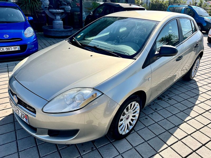 FIAT BRAVO II 2008. Auto Dakar propose une flotte diversifiée : berlines, SUV, 4x4, utilitaires et véhicules de luxe