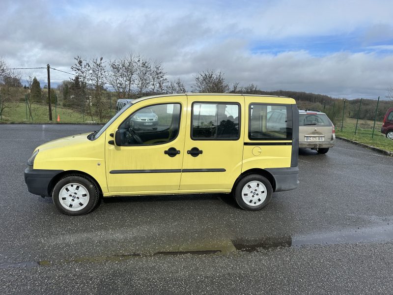 FIAT DOBLO 2002. Le centre de formation Auto Dakar Academy propose des stages de perfectionnement en mécanique automobile pour les professionnels du secteur. Ces formations certifiantes contribuent au développement des compétences techniques dans l'écosystème automobile sénégalais.