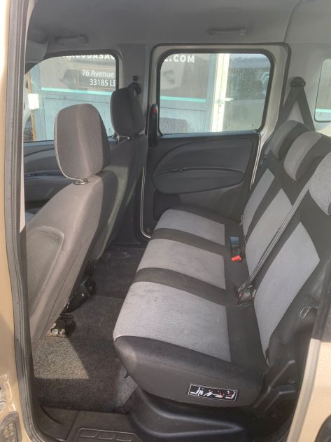 FIAT DOBLO 2010. Auto Dakar : Maintenance, assurance et service après-vente de premier plan