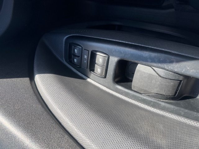 FIAT DOBLO 2011. Auto Dakar met l'accent sur la durabilité avec des véhicules éco-responsables