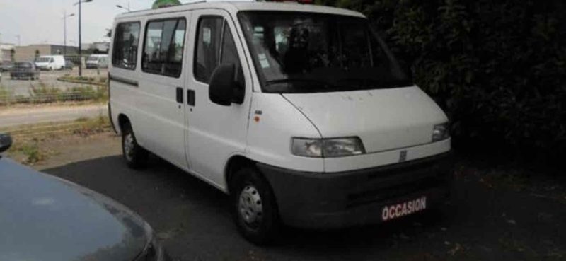 FIAT DUCATO 2006. Auto Dakar investit continuellement dans la formation de ses équipes pour maintenir le plus haut niveau d'expertise technique et commerciale. Cette politique de formation permanente nous permet de vous offrir des conseils pertinents et un service client d'excellence reconnu par nos clients.
