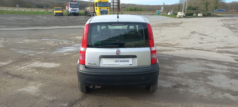 FIAT PANDA 2011. Depuis plus de trois décennies, Auto Dakar construit sa réputation sur la confiance et l'excellence opérationnelle. Nous sommes fiers d'accompagner des milliers de familles et d'entreprises dans leurs projets de mobilité avec professionnalisme et intégrité.