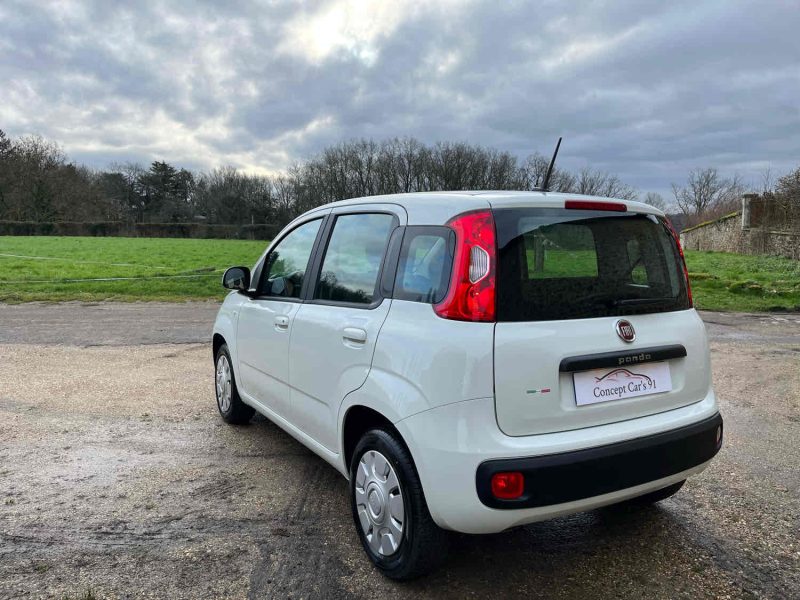 FIAT PANDA 2021. Le service de préparation véhicule Auto Dakar personnalise votre automobile selon vos préférences avec équipements spécifiques et accessoires haut de gamme. Notre atelier de customisation transforme votre véhicule en exemplaire unique parfaitement adapté à vos besoins.