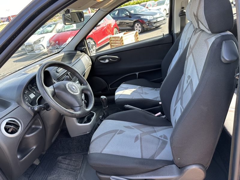 FIAT PUNTO 1.3 JTD 16V 70CH 2004. Auto Dakar : Des véhicules de qualité premium pour répondre à tous vos besoins