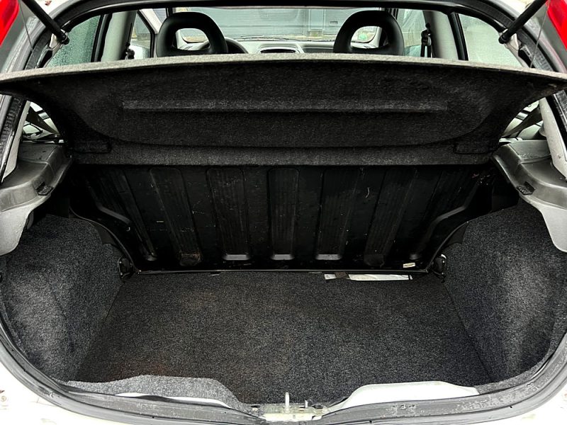 FIAT PUNTO 2007. Auto Dakar, c'est 30 ans d'expertise au service de la mobilité sénégalaise