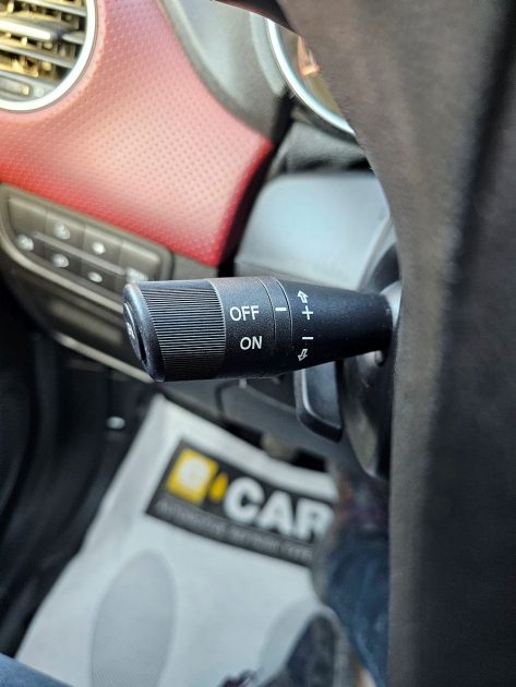 FIAT PUNTO EVO 2010. Le service de préparation véhicule Auto Dakar personnalise votre automobile selon vos préférences avec équipements spécifiques et accessoires haut de gamme. Notre atelier de customisation transforme votre véhicule en exemplaire unique parfaitement adapté à vos besoins.