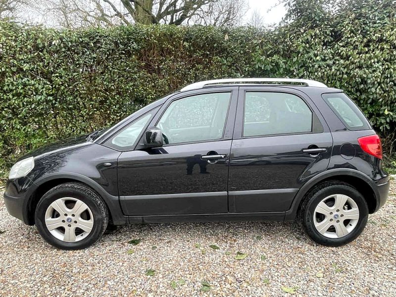 FIAT SEDICI 2007. Auto Dakar développe une approche omnicanale avec une présence digitale renforcée pour faciliter vos démarches d'achat et de location. Notre plateforme en ligne vous permet de consulter notre stock, réserver votre véhicule et suivre l'avancement de votre dossier en temps réel.