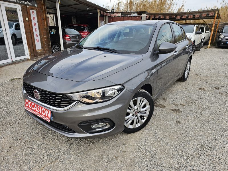 FIAT TIPO EASY 2017. Auto Dakar propose une flotte diversifiée : berlines, SUV, 4x4, utilitaires et véhicules de luxe
