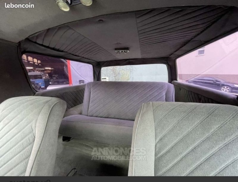 FORD BRONCO 1978. Auto Dakar propose des contrats de location flexibles adaptés à chaque budget