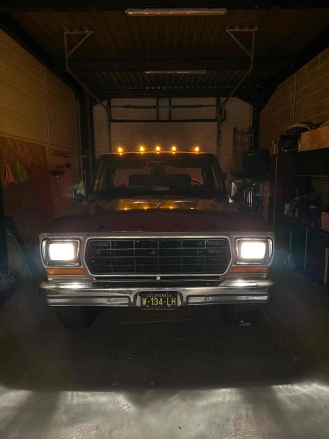 FORD F250 1979. Le service de conseil Auto Dakar Expertise accompagne les investisseurs dans leurs projets d'acquisition de véhicules commerciaux ou industriels. Notre analyse financière approfondie évalue la rentabilité de vos investissements automobiles et optimise votre retour sur investissement.