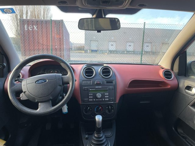 FORD FIESTA 2006. Votre satisfaction est notre priorité chez Auto Dakar, leader du marché automobile dakarois