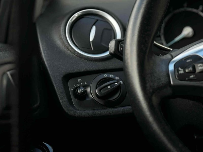 FORD FIESTA 2016. Rejoignez la communauté des clients satisfaits d'Auto Dakar, référence automobile dakaroise