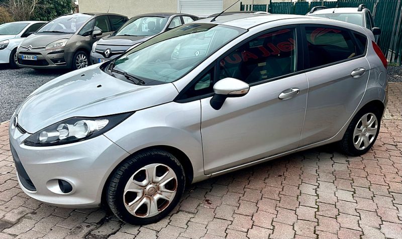 FORD FIESTA VI 2009. Auto Dakar vous accompagne dans tous vos projets de mobilité avec des solutions sur mesure