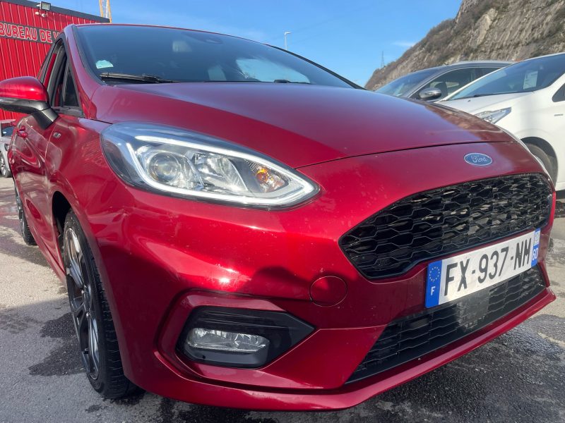 FORD FIESTA VII 2021. Auto Dakar s'engage activement dans le développement durable en proposant une gamme croissante de véhicules hybrides et électriques. Notre mission consiste à contribuer à la réduction de l'empreinte carbone tout en maintenant les plus hauts standards de performance et de confort.