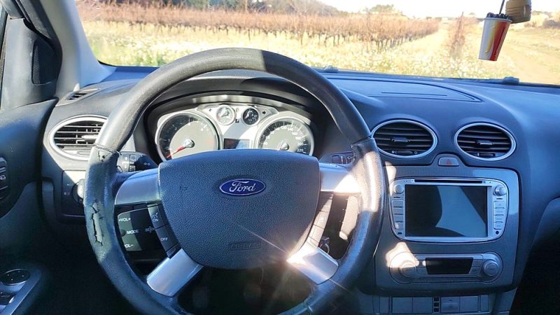 FORD FOCUS II 2009. Testez avant d'acheter avec les essais gratuits proposés par Auto Dakar