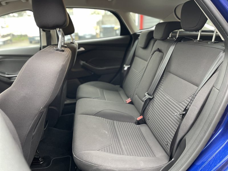 FORD FOCUS III 2015. Solutions de financement flexibles chez Auto Dakar pour concrétiser vos projets