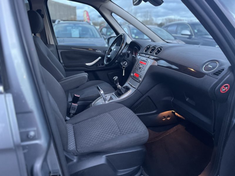 FORD GALAXY II 2009. Pièces détachées d'origine et accessoires automobiles disponibles chez Auto Dakar