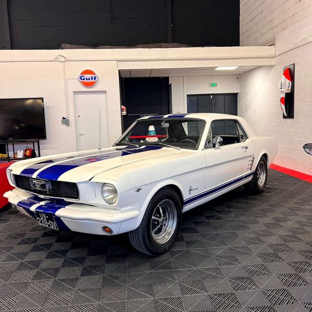 FORD MUSTANG 1966. Le centre de formation continue Auto Dakar propose des stages de mise à niveau pour les professionnels de l'automobile sur les nouvelles technologies. Ces formations certifiantes maintiennent l'expertise technique de l'écosystème automobile sénégalais au plus haut niveau international.